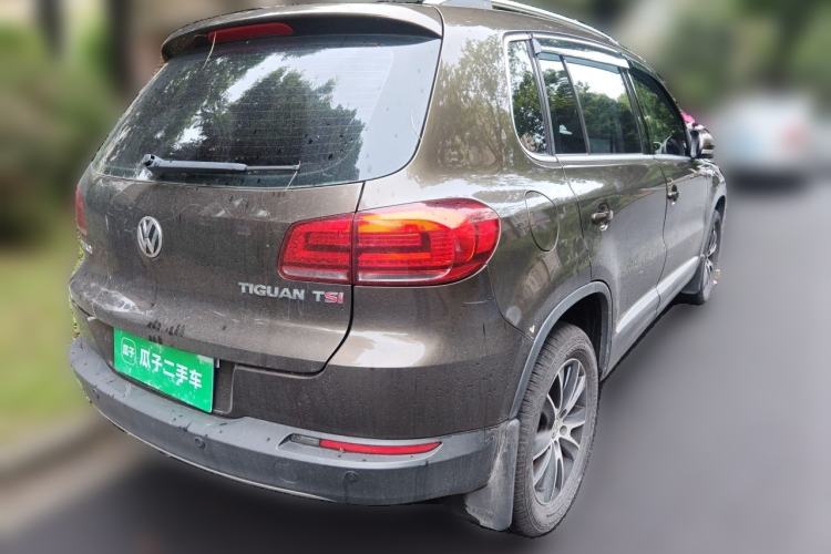 Used Volkswagen Tiguan 2015 1.8TSI Automatic Two-Wheel Drive Luxury Model Rear Right 45 Deg