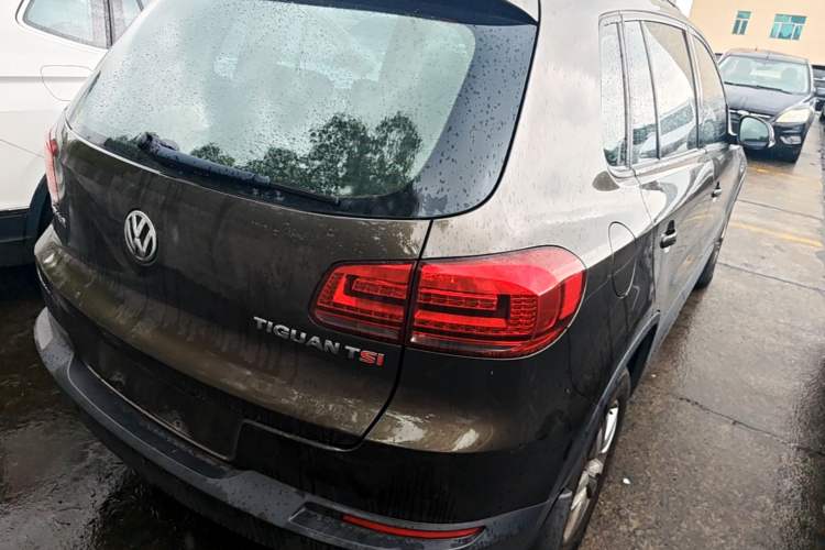 Used Volkswagen Tiguan 2015 1.8TSI Automatic Two-Wheel Drive Trend Edition Rear Right 45 Deg
