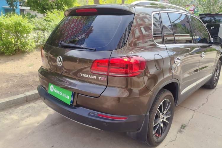 Used Volkswagen Tiguan 2015 1.8TSI Automatic Two-Wheel Drive Luxury Model Rear Right 45 Deg
