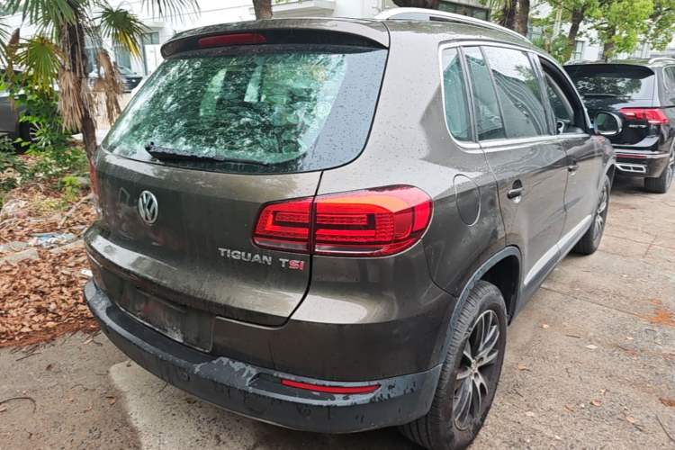 Used Volkswagen Tiguan 2015 1.8TSI Automatic Two-Wheel Drive Luxury Model Rear Right 45 Deg