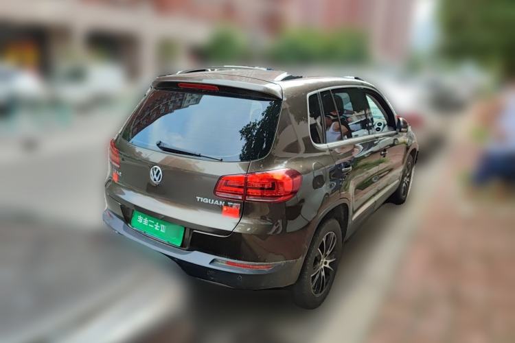 Used Volkswagen Tiguan 2015 1.8TSI Automatic Two-Wheel Drive Luxury Model Rear Right 45 Deg