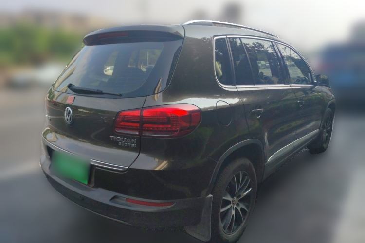 Used Volkswagen Tiguan 2015 1.8TSI Automatic Two-Wheel Drive Luxury Model Rear Right 45 Deg