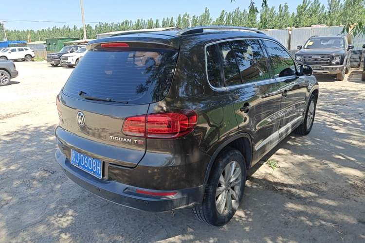 Used Volkswagen Tiguan 2015 1.8TSI Automatic Two-Wheel Drive Luxury Model Rear Right 45 Deg