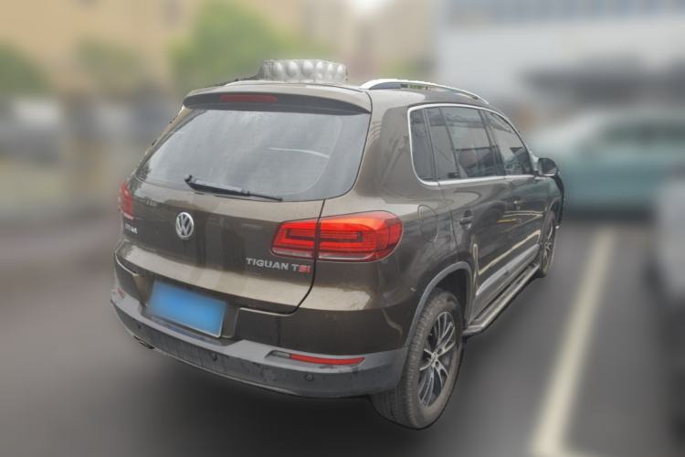 Used Volkswagen Tiguan 2015 1.8TSI Automatic Two-Wheel Drive Luxury Model Rear Right 45 Deg