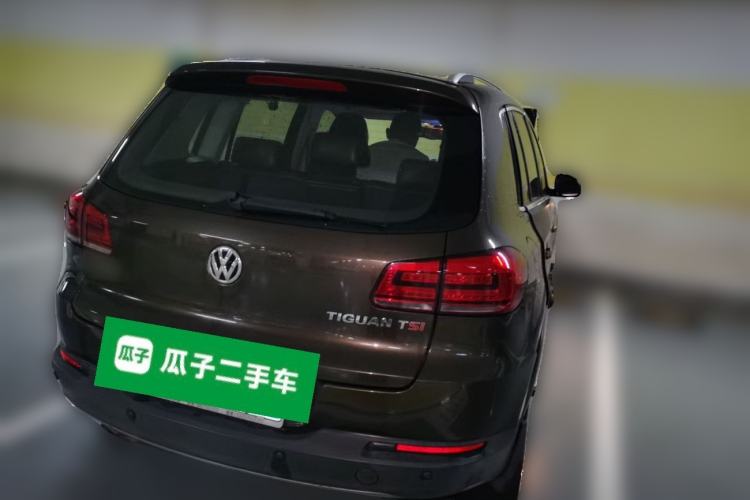 Used Volkswagen Tiguan 2015 1.8TSI Automatic Two-Wheel Drive Luxury Model Rear Right 45 Deg