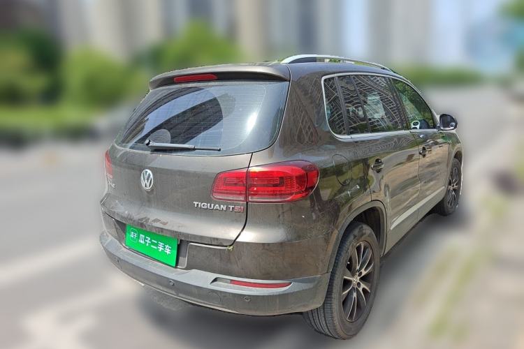 Used Volkswagen Tiguan 2015 1.8TSI Automatic Two-Wheel Drive Luxury Model Rear Right 45 Deg