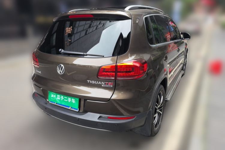 Used Volkswagen Tiguan 2015 2.0 TSI Automatic All-Wheel Drive Flagship Edition Rear Right 45 Deg