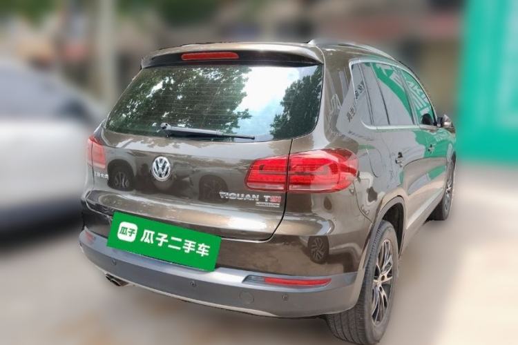 Used Volkswagen Tiguan 2015 1.8TSI Automatic All-Wheel-Drive Luxury Model Rear Right 45 Deg