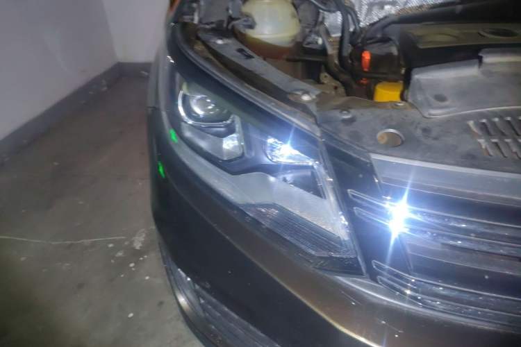 Used Volkswagen Tiguan 2015 1.8TSI Automatic Two-Wheel Drive Luxury Model Right Front Headlight