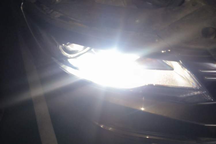 Used Volkswagen Tiguan 2015 1.8TSI Automatic Two-Wheel Drive Comfort Edition Right Front Headlight