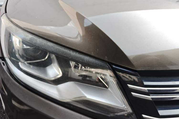 Used Volkswagen Tiguan 2015 1.8TSI Automatic All-Wheel-Drive Luxury Model Right Front Headlight