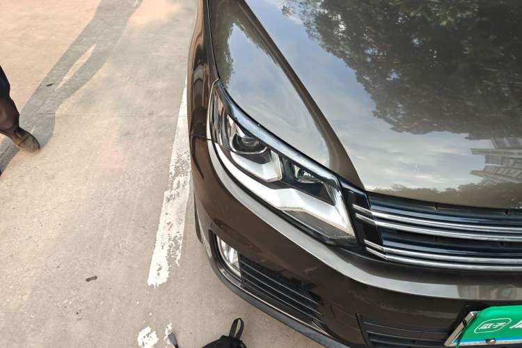 Used Volkswagen Tiguan 2015 1.8TSI Automatic Two-Wheel Drive Trend Edition Right Front Headlight