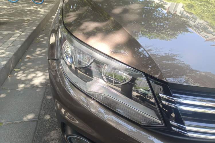 Used Volkswagen Tiguan 2015 2.0 TSI Comfort Edition Right Front Headlight
