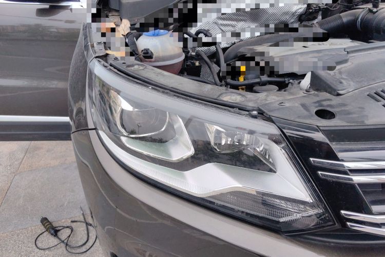 Used Volkswagen Tiguan 2015 1.8TSI Automatic Two-Wheel Drive Luxury Model Right Front Headlight