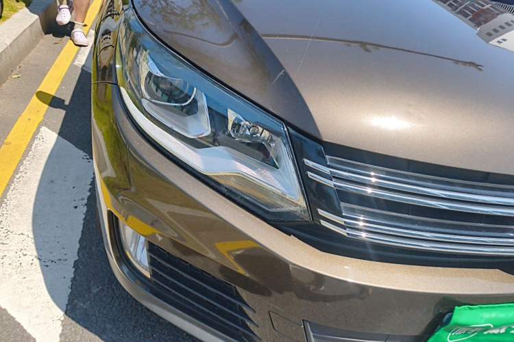 Used Volkswagen Tiguan 2015 1.8TSI Automatic Two-Wheel Drive Trend Edition Right Front Headlight