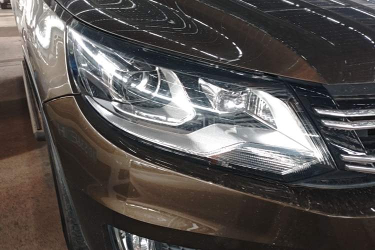 Used Volkswagen Tiguan 2015 1.8TSI Automatic Two-Wheel Drive Luxury Model Right Front Headlight