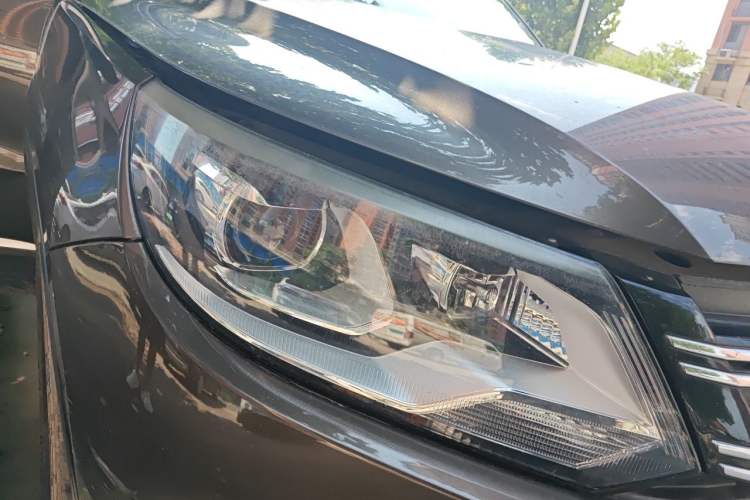 Used Volkswagen Tiguan 2015 1.8TSI Automatic Two-Wheel Drive Luxury Model Right Front Headlight