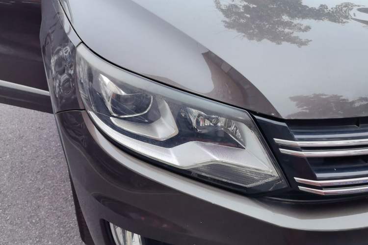 Used Volkswagen Tiguan 2015 1.8TSI Automatic Two-Wheel Drive Luxury Model Right Front Headlight