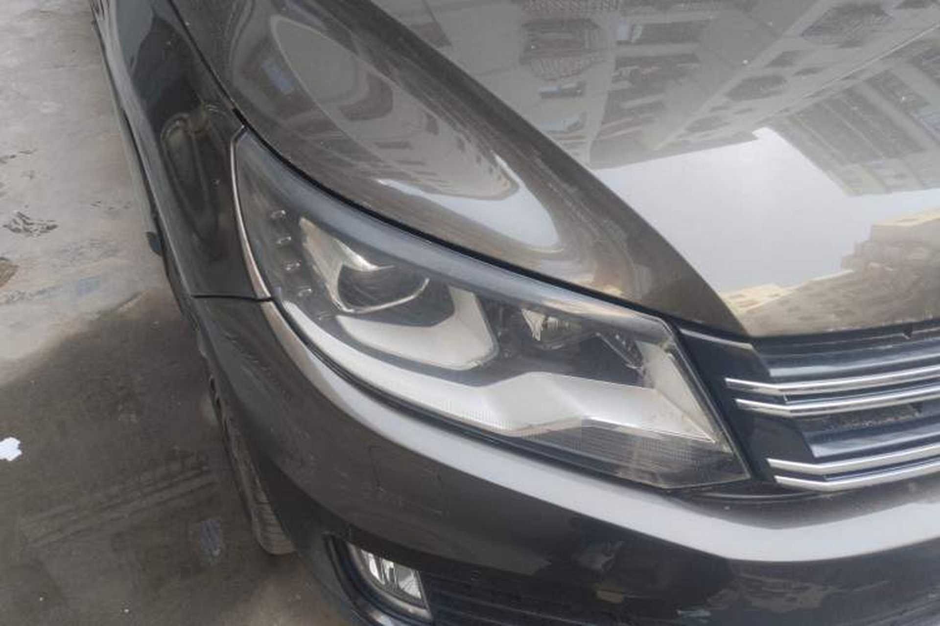 Used Volkswagen Tiguan 2015 2.0 TSI Automatic All-Wheel Drive Flagship Edition Right Front Headlight