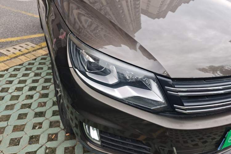 Used Volkswagen Tiguan 2015 1.8TSI Automatic Two-Wheel Drive Comfort Edition Right Front Headlight