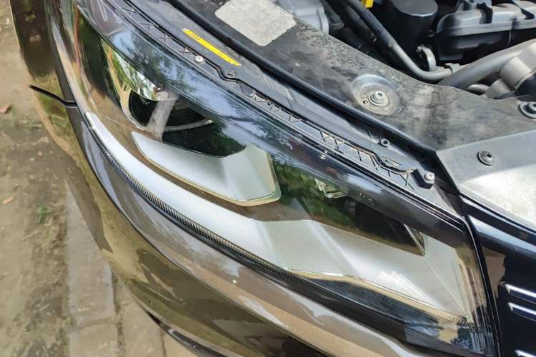Used Volkswagen Tiguan 2015 1.8TSI Automatic Two-Wheel Drive Luxury Model Right Front Headlight