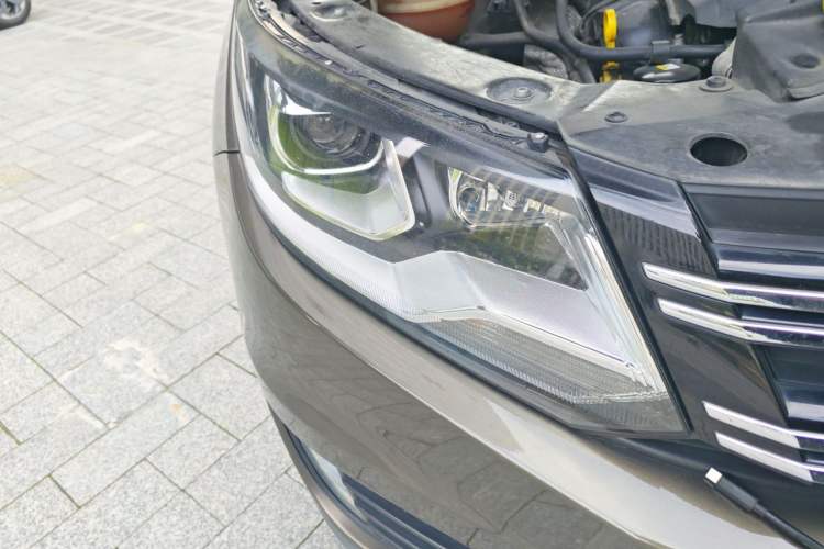 Used Volkswagen Tiguan 2015 1.8TSI Automatic Two-Wheel Drive Comfort Edition Right Front Headlight