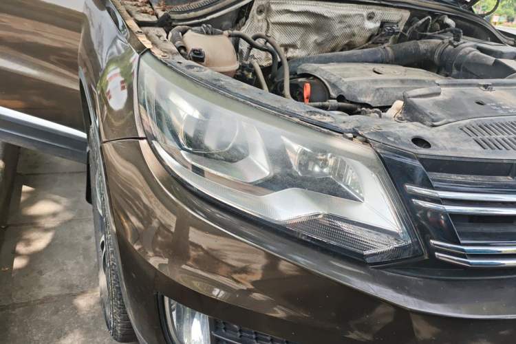 Used Volkswagen Tiguan 2015 1.8TSI Automatic Two-Wheel Drive Luxury Model Right Front Headlight