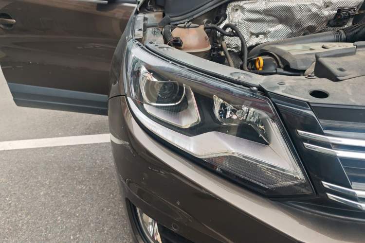 Used Volkswagen Tiguan 2015 1.8TSI Automatic Two-Wheel Drive Trend Edition Right Front Headlight