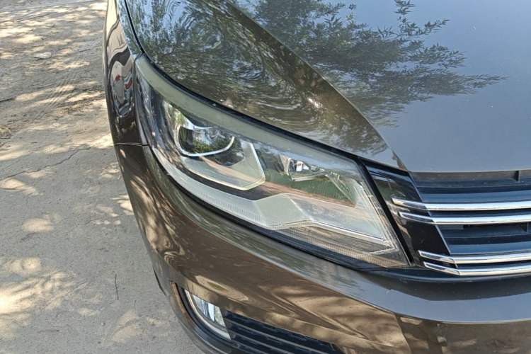 Used Volkswagen Tiguan 2015 1.8TSI Automatic Two-Wheel Drive Luxury Model Right Front Headlight