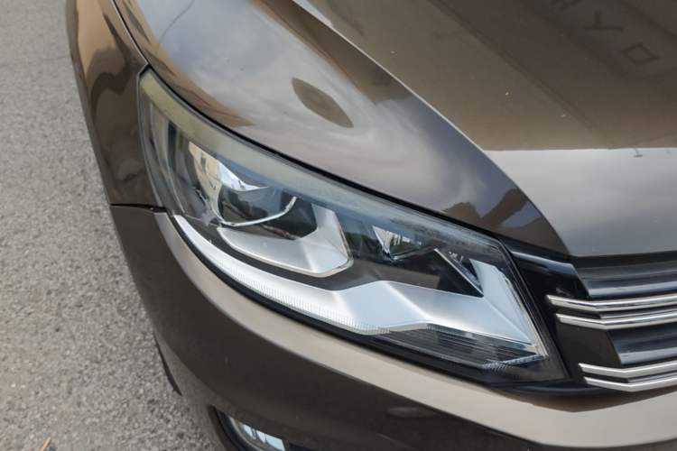Used Volkswagen Tiguan 2015 1.8TSI Automatic Two-Wheel Drive Luxury Model Right Front Headlight