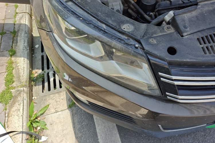 Used Volkswagen Tiguan 2015 1.8TSI Automatic Two-Wheel Drive Luxury Model Right Front Headlight
