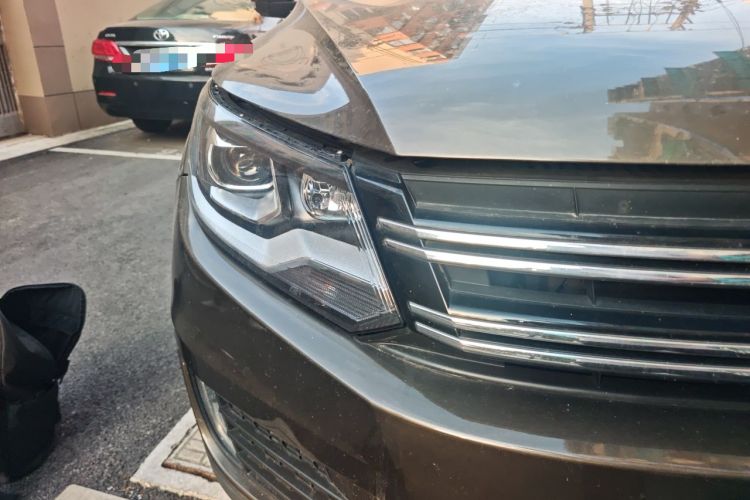 Used Volkswagen Tiguan 2015 1.8TSI Automatic Two-Wheel Drive Comfort Edition Right Front Headlight