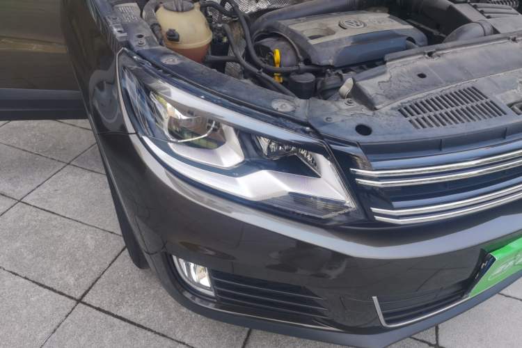 Used Volkswagen Tiguan 2015 1.8TSI Automatic Two-Wheel Drive Comfort Edition Right Front Headlight