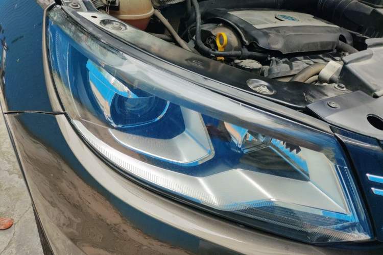Used Volkswagen Tiguan 2015 1.8TSI Automatic Two-Wheel Drive Luxury Model Right Front Headlight