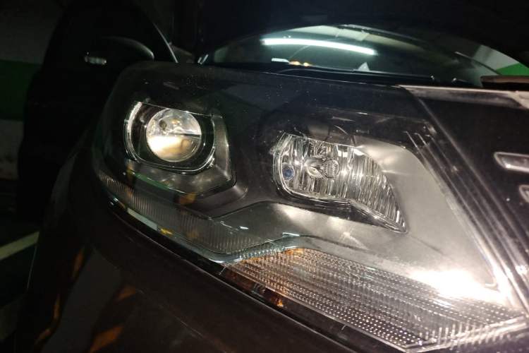 Used Volkswagen Tiguan 2015 1.8TSI Automatic Two-Wheel Drive Trend Edition Right Front Headlight