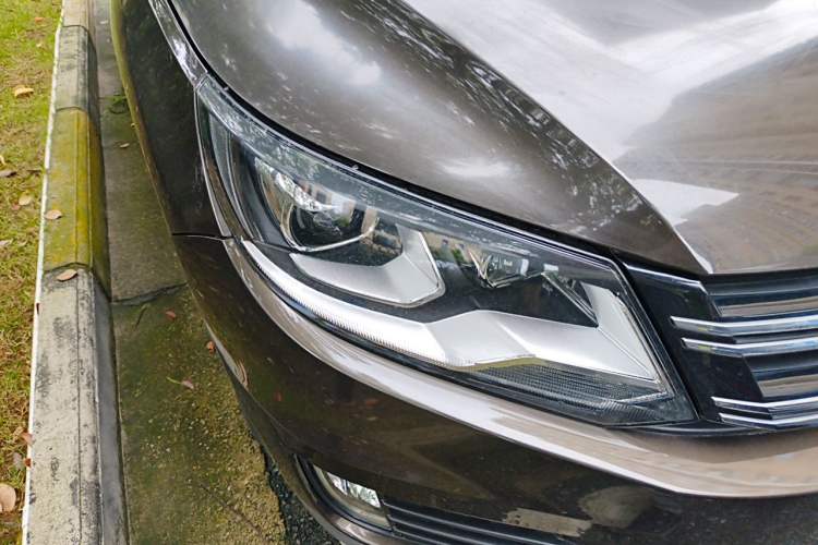 Used Volkswagen Tiguan 2015 1.8TSI Automatic Two-Wheel Drive Comfort Edition Right Front Headlight