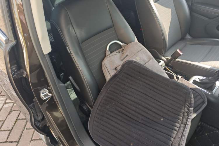 Used Volkswagen Tiguan 2015 1.8TSI Automatic Two-Wheel Drive Trend Edition Right Front Seat