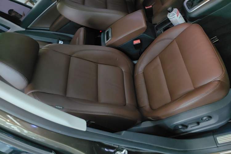 Used Volkswagen Tiguan 2015 1.8TSI Automatic Two-Wheel Drive Luxury Model Right Front Seat