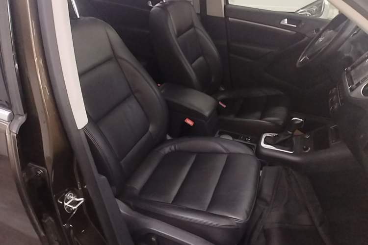 Used Volkswagen Tiguan 2015 1.8TSI Automatic Two-Wheel Drive Luxury Model Right Front Seat