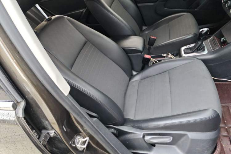 Used Volkswagen Tiguan 2015 1.8TSI Automatic Two-Wheel Drive Trend Edition Right Front Seat