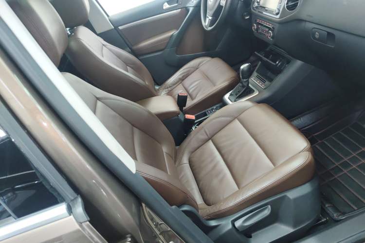 Used Volkswagen Tiguan 2015 2.0 TSI Comfort Edition Right Front Seat