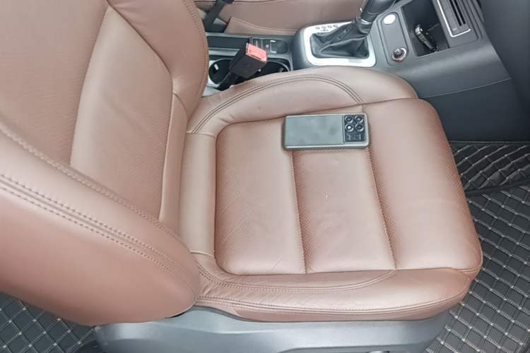 Used Volkswagen Tiguan 2015 1.8TSI Automatic Two-Wheel Drive Luxury Model Right Front Seat