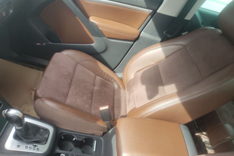 Used Volkswagen Tiguan 2015 2.0 TSI Automatic All-Wheel Drive Flagship Edition Right Front Seat