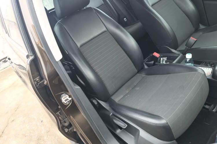 Used Volkswagen Tiguan 2015 1.8TSI Automatic Two-Wheel Drive Trend Edition Right Front Seat