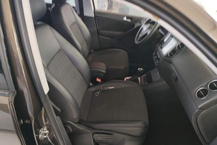 Used Volkswagen Tiguan 2015 1.8TSI Automatic Two-Wheel Drive Trend Edition Right Front Seat