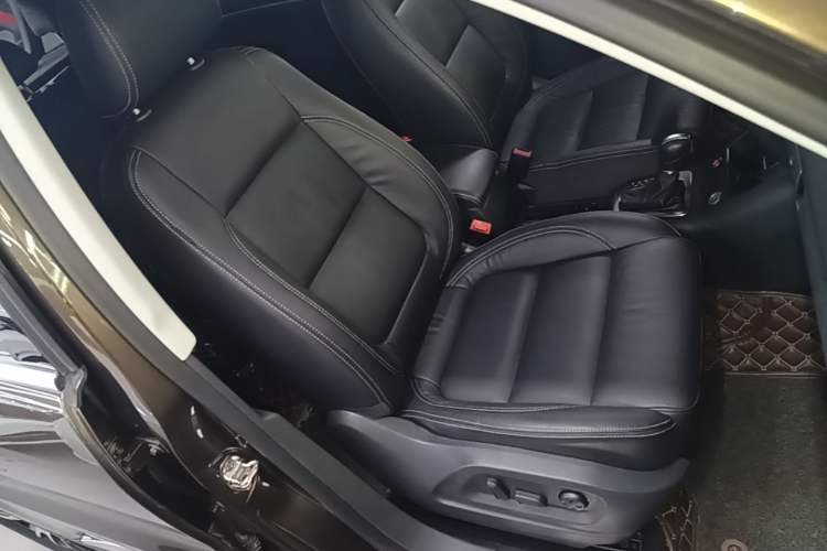 Used Volkswagen Tiguan 2015 1.8TSI Automatic Two-Wheel Drive Luxury Model Right Front Seat