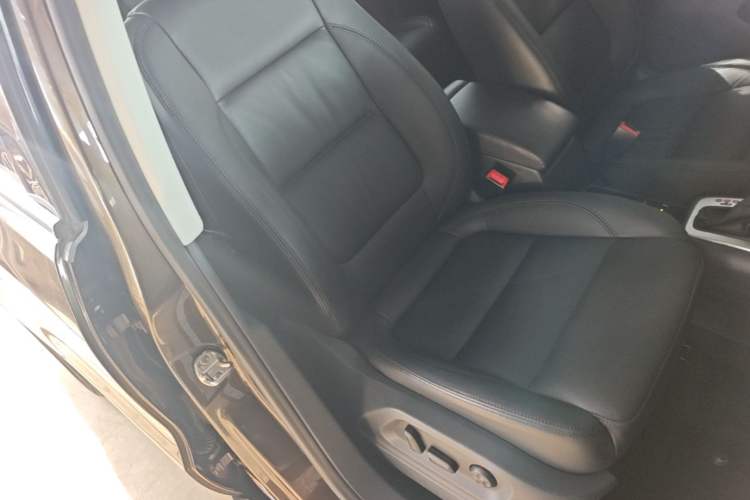 Used Volkswagen Tiguan 2015 1.8TSI Automatic Two-Wheel Drive Comfort Edition Right Front Seat