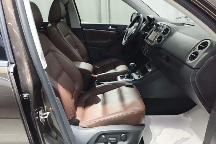 Used Volkswagen Tiguan 2015 1.8TSI Automatic Two-Wheel Drive Luxury Model Right Front Seat