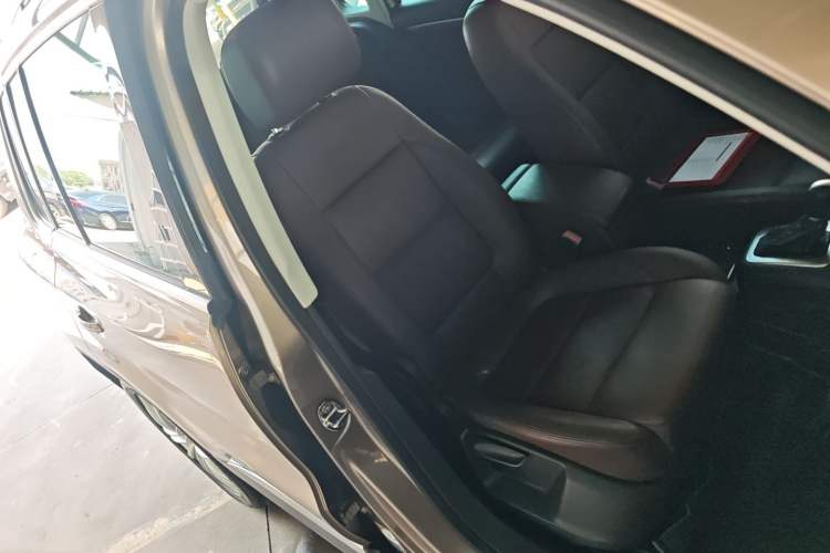 Used Volkswagen Tiguan 2015 2.0 TSI Comfort Edition Right Front Seat