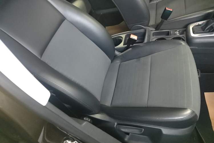 Used Volkswagen Tiguan 2015 1.8TSI Automatic Two-Wheel Drive Trend Edition Right Front Seat